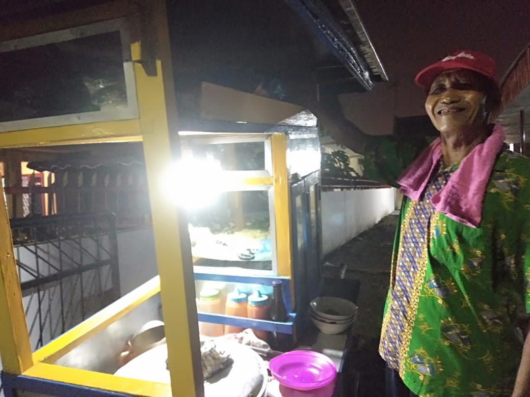 Satimin Jualan Bakso Keliling selama 37 Tahun di Medan